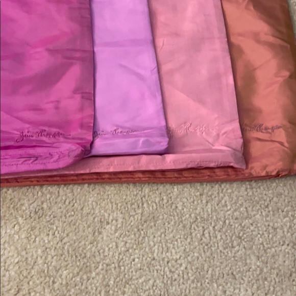 Set of 4 Jim Thompson silk 18x18inch pillow covers - Picture 4 of 4